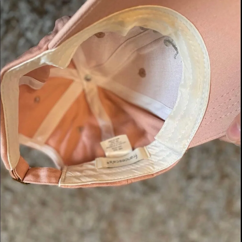 Mrs. Hat - Picture 3 of 3